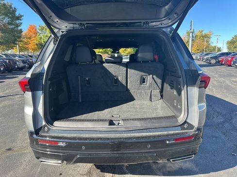 Used 2025 Buick Enclave Sport Touring image 8