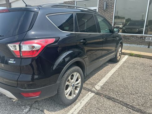 Used 2018 Ford Escape SE AWD/4WD image 5
