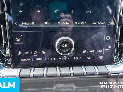 Used 2025 GMC Yukon XL Denali image 43