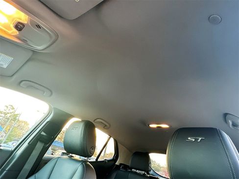 Used 2024 Buick Encore GX Sport Touring image 11