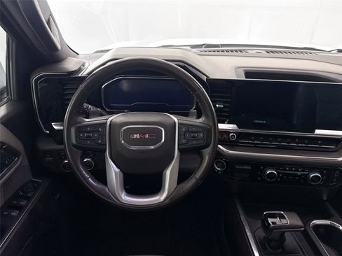 Used 2022 GMC Sierra 1500 SLT w/ SLT Premium Plus Package AWD/4WD image 33