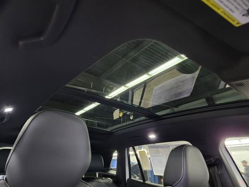 New 2026 Volkswagen Tiguan SE R-Line AWD/4WD image 12