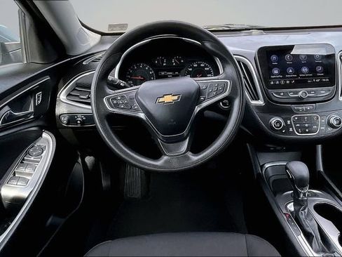 Used 2024 Chevrolet Malibu LT FWD image 8
