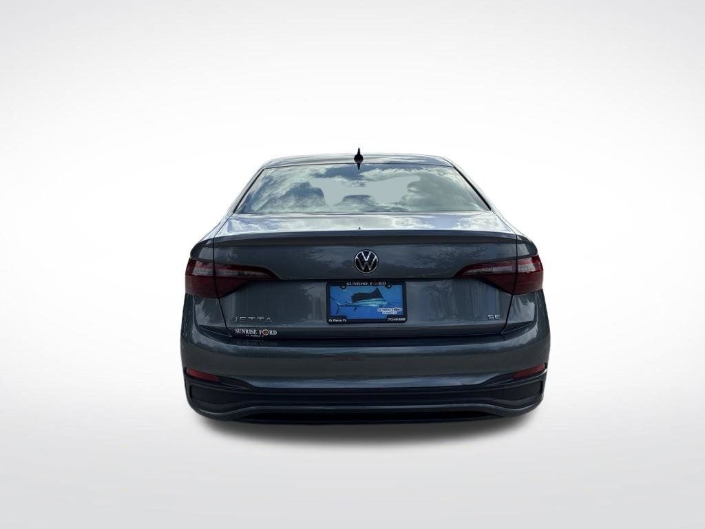 Used 2024 Volkswagen Jetta SE FWD image 6