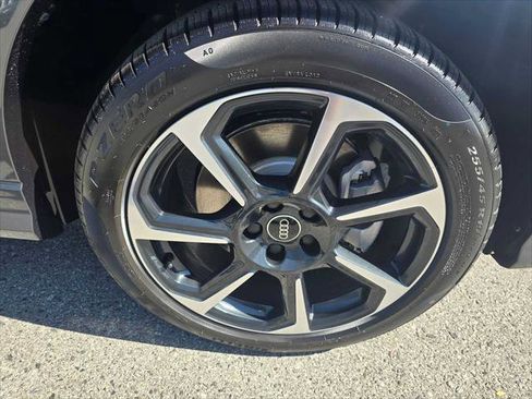 New 2025 Audi Q3 2.0T Premium Plus image 9