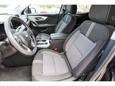 Used 2025 Chevrolet Blazer LT AWD/4WD image 6