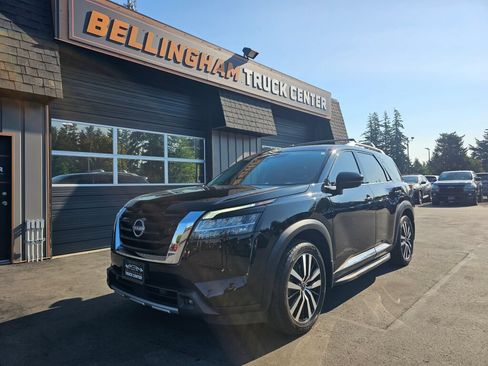 Used 2023 Nissan Pathfinder Platinum w/ Lighting Package (N93) AWD/4WD image 1