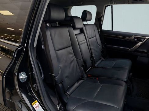 Used 2018 Lexus GX 460 image 26