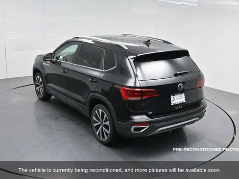 Used 2023 Volkswagen Taos SE w/ Panoramic Sunroof Package image 56