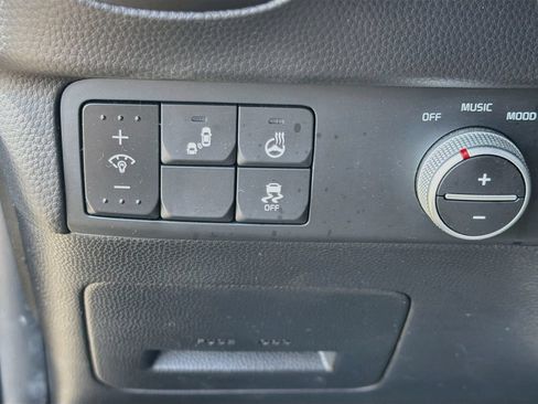 Used 2018 Kia Soul ! w/ Tech Package FWD image 10