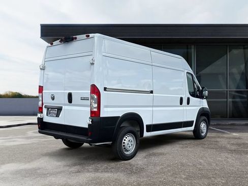 Used 2025 RAM ProMaster 2500 w/ Convenience Group FWD image 5