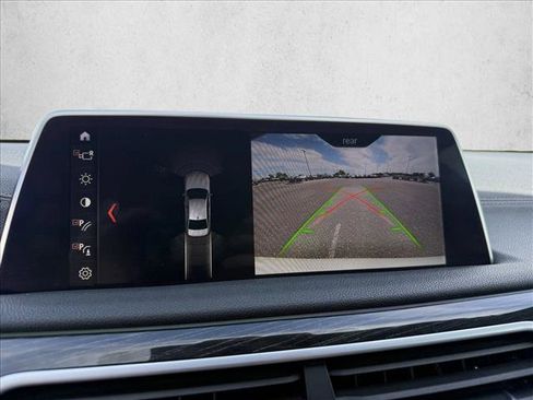 Used 2019 BMW 740i w/ M Sport Package RWD image 18