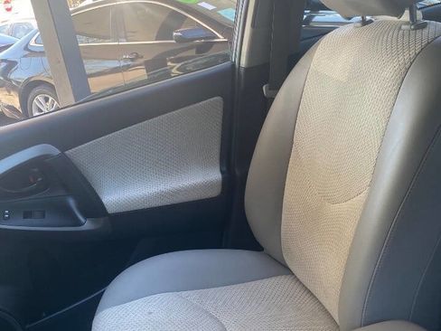 Used 2013 Toyota RAV4 EV image 24