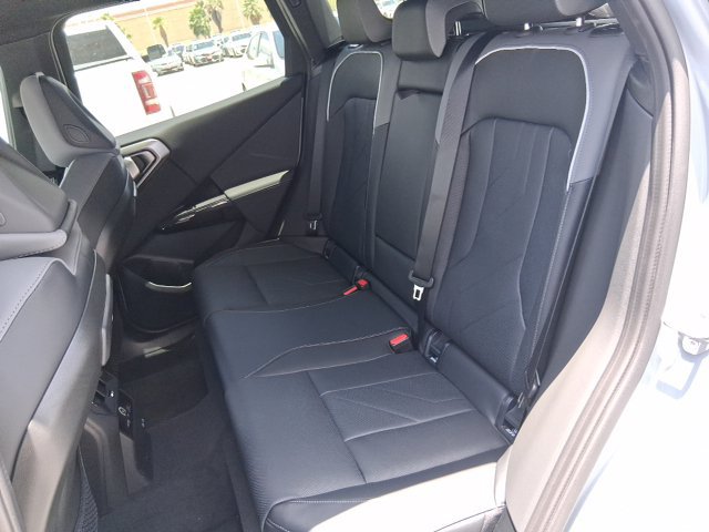 New 2026 BMW X3 xDrive30i w/ Premium Package AWD/4WD image 16