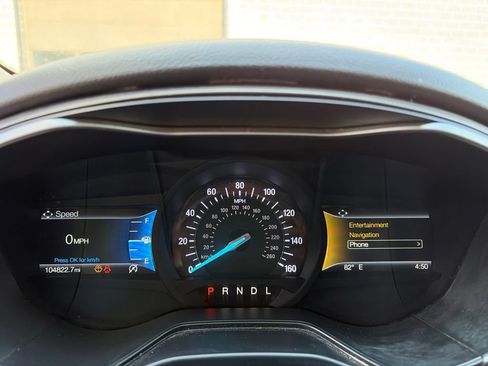 Used 2020 Ford Fusion SE FWD image 6