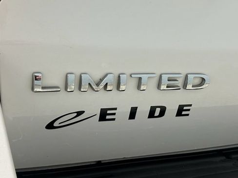 Used 2018 Ford Expedition Limited w/ Equipment Group 302A AWD/4WD image 39