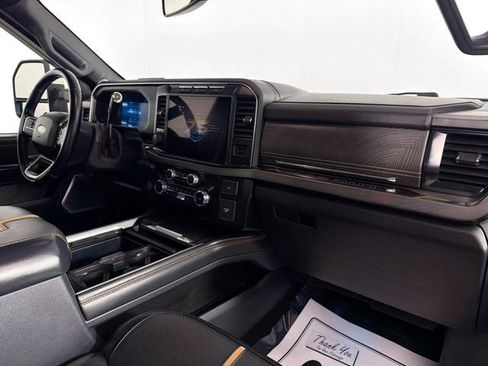 Used 2023 Ford F250 Platinum AWD/4WD image 32