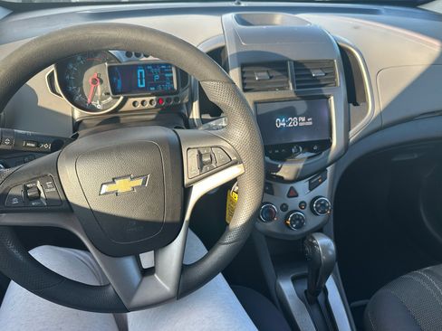 Used 2015 Chevrolet Sonic LT image 17