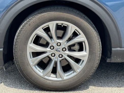 Used 2020 Ford Explorer XLT w/ Equipment Group 202A AWD/4WD image 35
