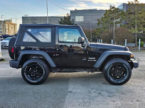 Used 2018 Jeep Wrangler Sport image 9