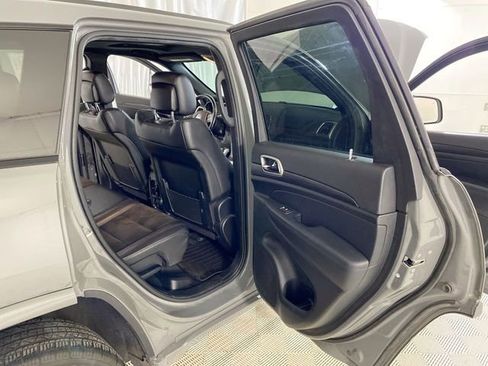 Used 2022 Jeep Grand Cherokee Laredo X image 30