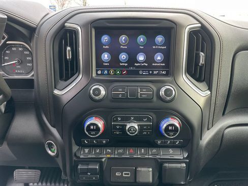 Used 2023 GMC Sierra 2500 AT4 w/ AT4 Premium Plus Package AWD/4WD image 37