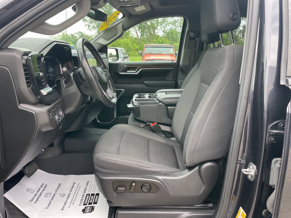 Used 2022 Chevrolet Silverado 1500 RST AWD/4WD image 17