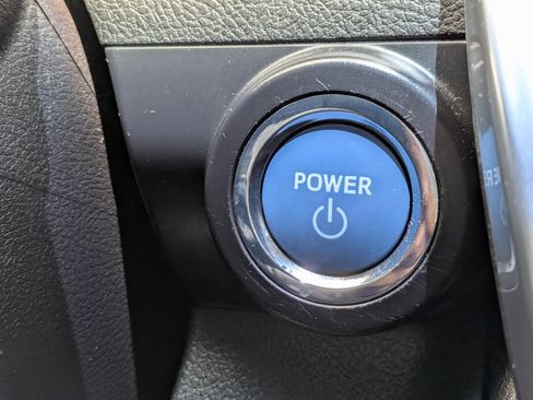 Used 2016 Toyota Camry SE FWD image 25