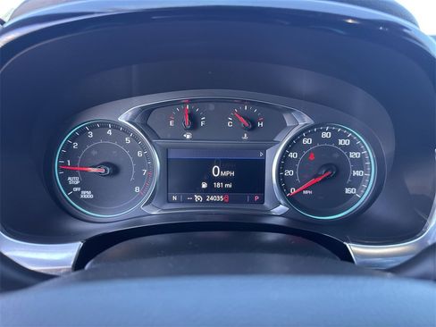 Used 2023 Chevrolet Traverse LT image 15