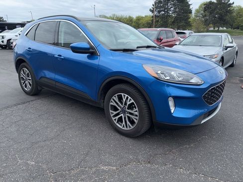 Used 2021 Ford Escape SEL w/ Technology Package AWD/4WD image 3