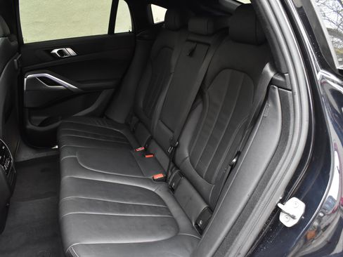 Used 2021 BMW X6 xDrive40i w/ M Sport Package AWD/4WD image 25