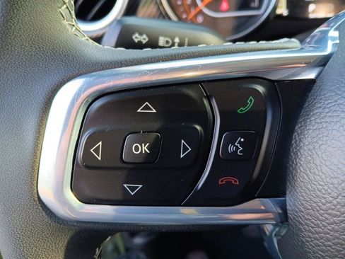 Used 2023 Jeep Gladiator Overland AWD/4WD image 16