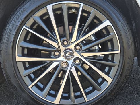 Used 2025 Lexus ES 300h w/ Premium Package FWD image 14