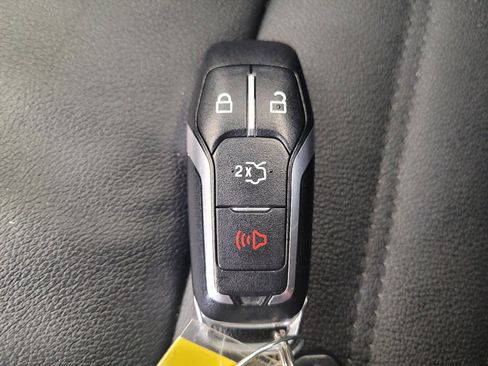 Used 2015 Ford Edge SEL w/ Equipment Group 201A AWD/4WD image 32