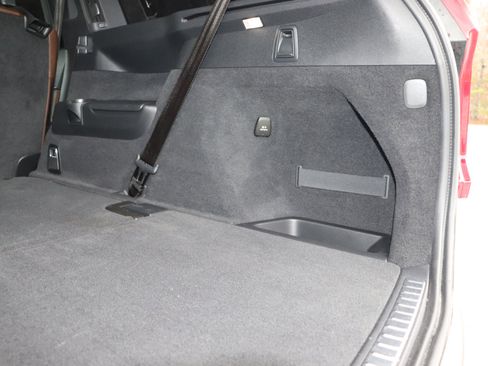 Used 2019 Volvo XC90 T6 Momentum w/ Protection Package Premier image 8