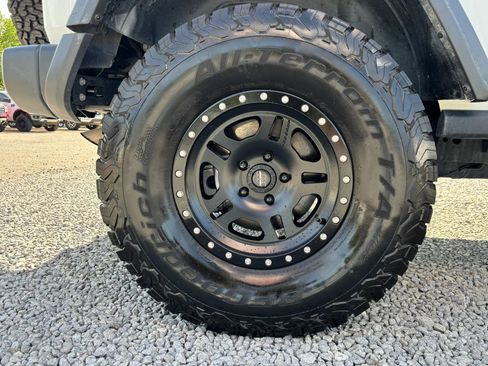 Used 2023 Jeep Wrangler Unlimited Rubicon 4xe image 11