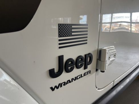 Used 2023 Jeep Wrangler Freedom Edition image 9