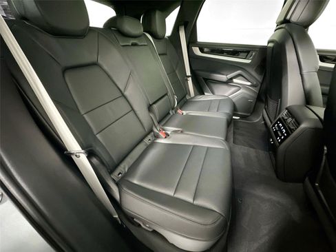 Certified 2026 Porsche Cayenne Coupe AWD/4WD image 27