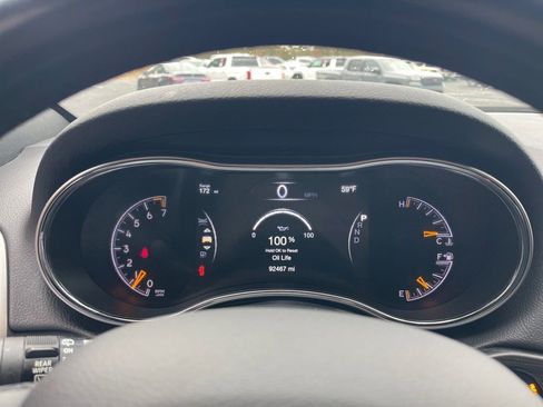 Used 2020 Jeep Grand Cherokee Laredo image 4