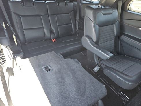 Used 2025 Ford Explorer ST-Line AWD/4WD image 5