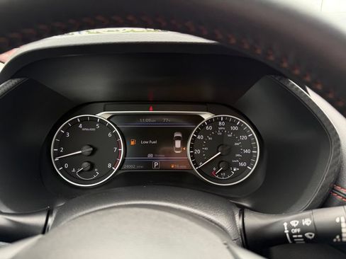Used 2024 Nissan Sentra SR w/ SR Premium Package FWD image 16