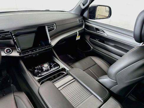 New 2026 Jeep Grand Wagoneer 4WD image 25