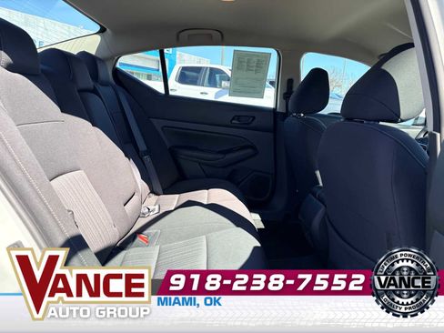 Used 2023 Nissan Altima 2.5 SV image 17