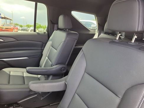 Certified 2025 Chevrolet Traverse LT w/ Driver Confidence Package FWD image 8