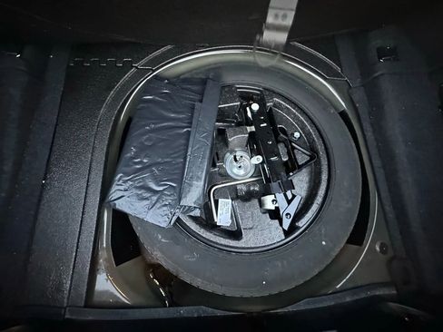 Used 2010 BMW 528i xDrive Sedan image 30