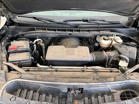 Used 2023 GMC Yukon SLT w/ SLT Premium Package image 12