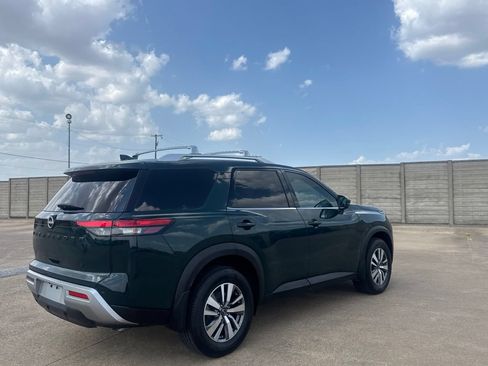 Certified 2023 Nissan Pathfinder SL w/ Black Appearance Package FWD image 21