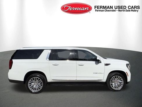 Used 2025 GMC Yukon XL Denali AWD/4WD image 8