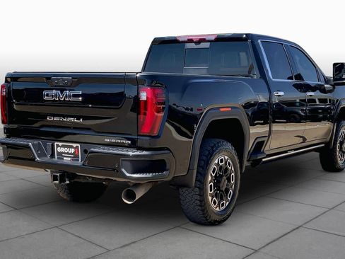 Used 2024 GMC Sierra 2500 Denali Ultimate AWD/4WD image 13