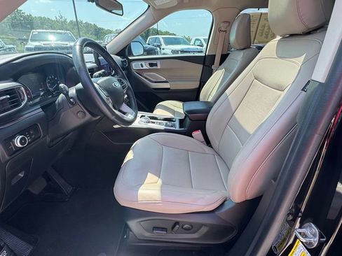 Used 2023 Ford Explorer Limited w/ Limited Technology Package AWD/4WD image 25